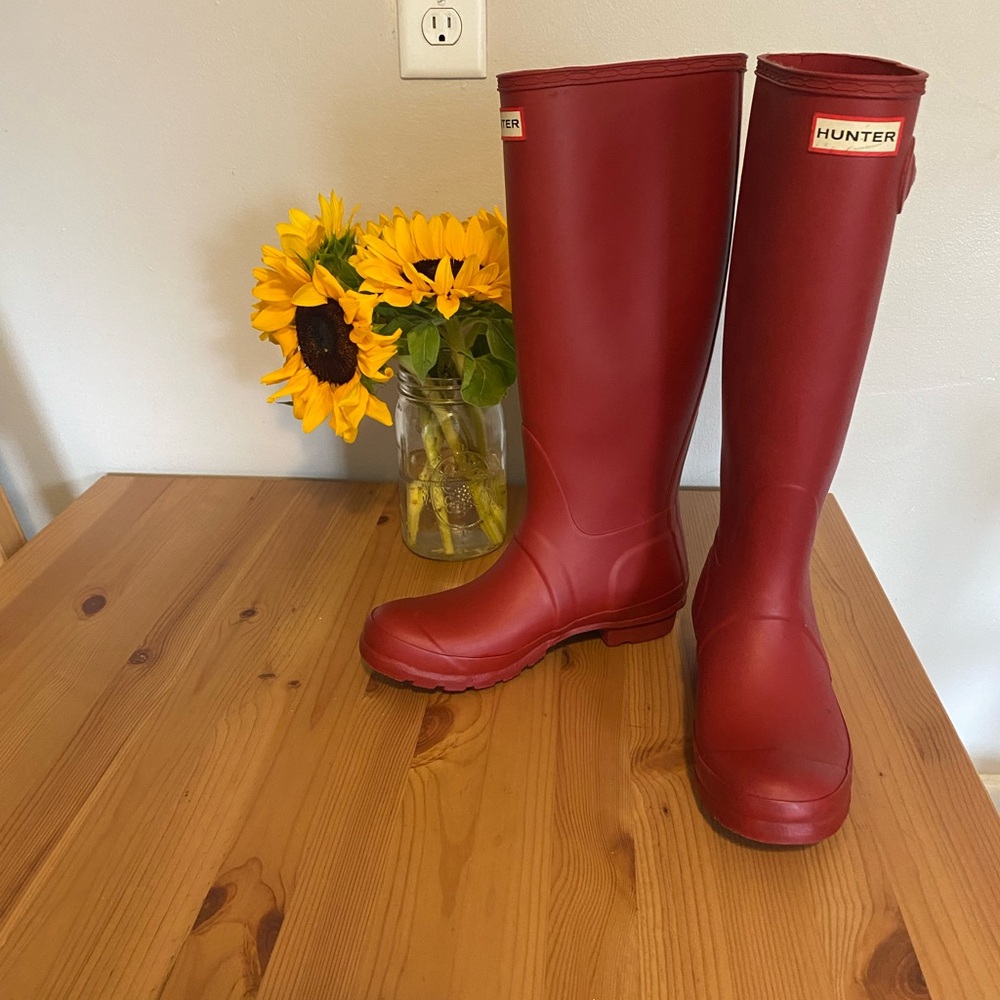 Size 6 Hunter rain boots
